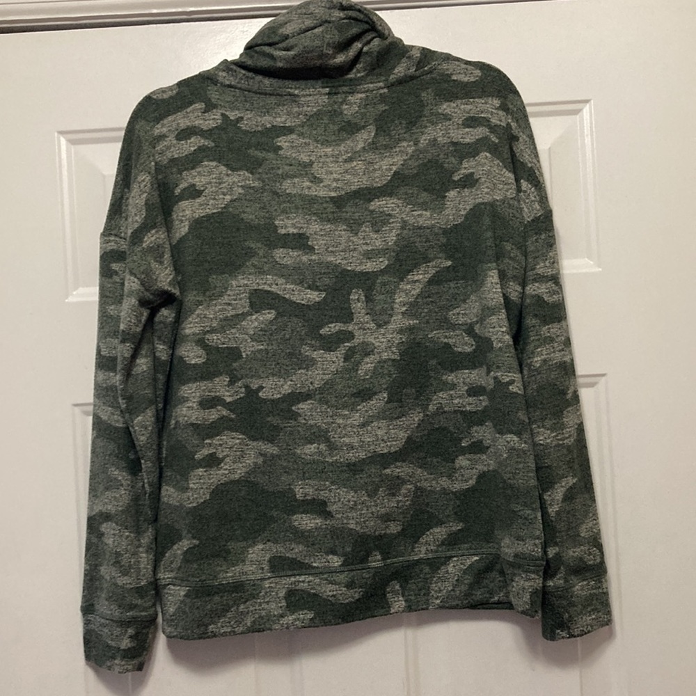 Maurices Camo Cowl Neck Pullover Sweatshirt Size S - Picture 4 of 9